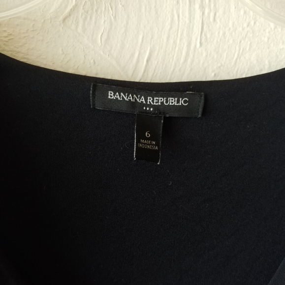 Cold-shoulder button-up long-sleeve dress - Picture 8 of 8